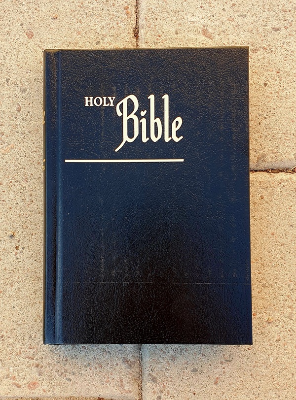 Holy Bible King James Version, KJV artikelnummer 3049 via bibelbutiken.se
