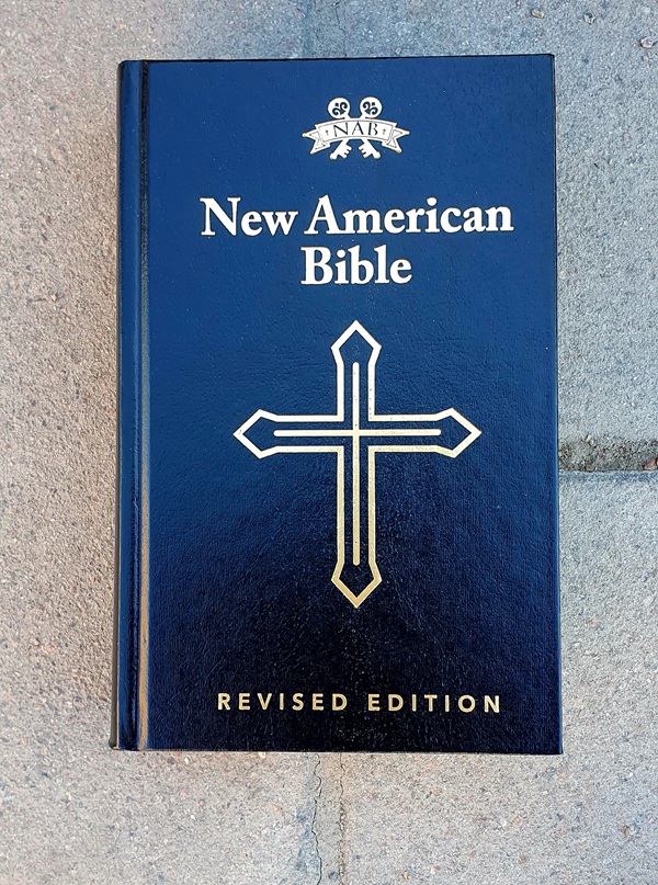 New American Bible NAB artikelnummer 3050 via bibelbutiken.se