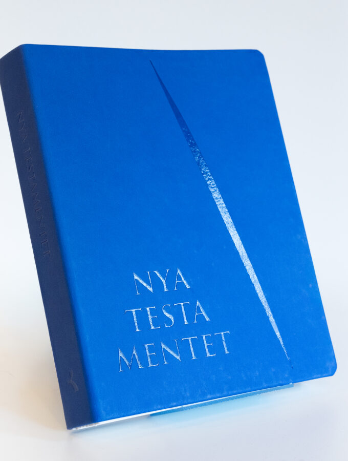 Nya testamentet 2026, blått konstskinn - Förhandsbeställning